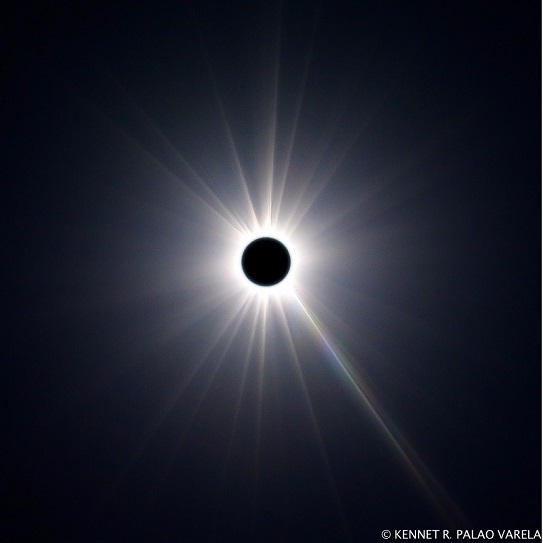 Radiólogo de DIAGNOS toma impresionantes fotografías del eclipse solar